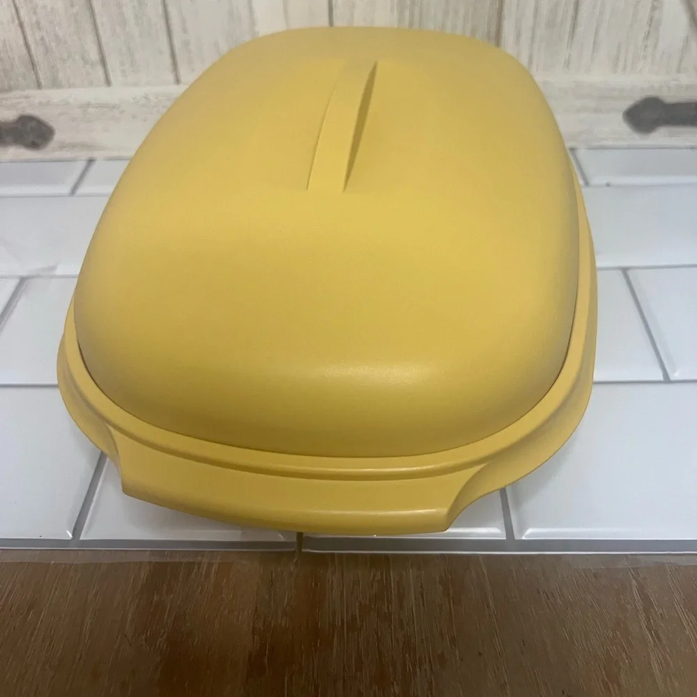 Tupperware vintage Yellow microwave veggie steamer